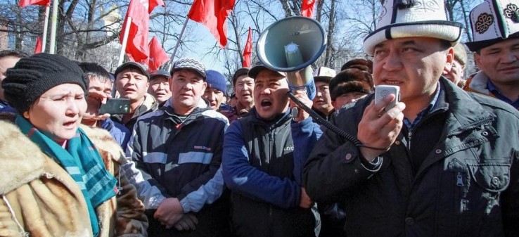 محاکمه سیاسی مخالفان؛ تلاش قدرت حاکم در قرقیزستان برای پیروزی در انتخابات