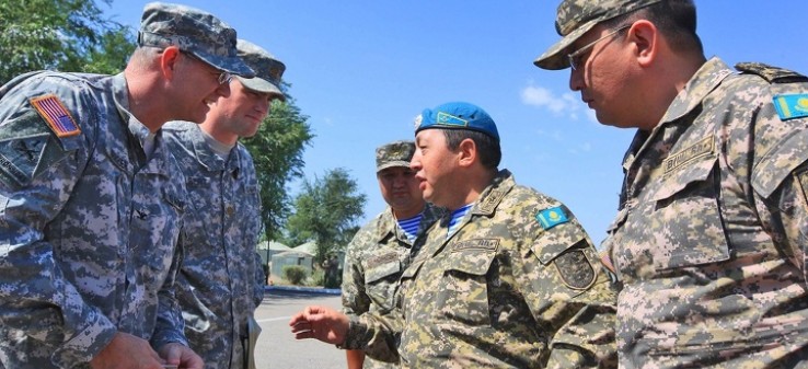 نقدی بر رابطه نظامی قزاقستان و آمریکا