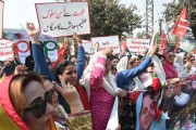 علل آسیب‌پذیری مشارکت سیاسی زنان پاکستان