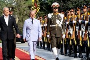 اهداف و آثار سفر نخست‌وزیر پاکستان به ایران