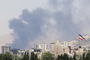 سایۀ جنگ ایران بر بحران افغانستان